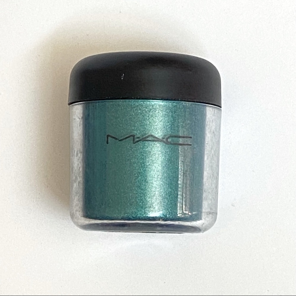 MAC shimmery teal loose eyeshadow pigment makeup